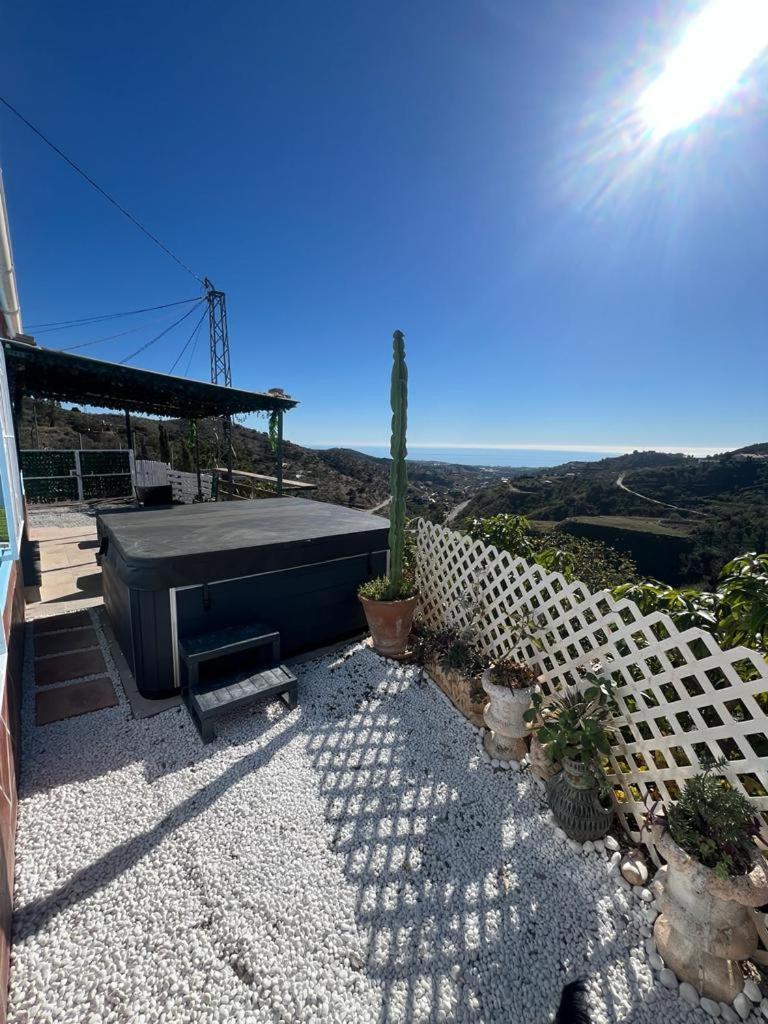 Casa Rural Malaga Monkey Love Con Jacuzzi Iznate Exterior foto