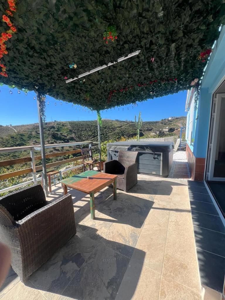 Casa Rural Malaga Monkey Love Con Jacuzzi Iznate Exterior foto